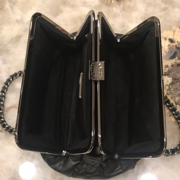 Chanel clutch - Picture 5 of 8